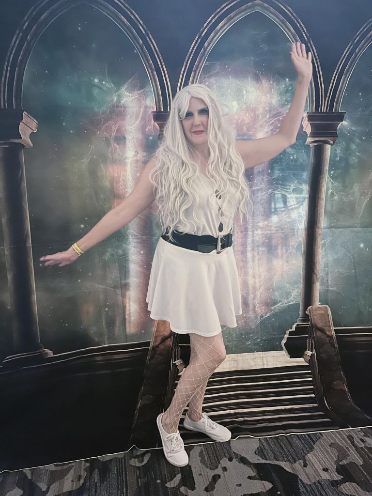 Woman cosplaying as Olaf